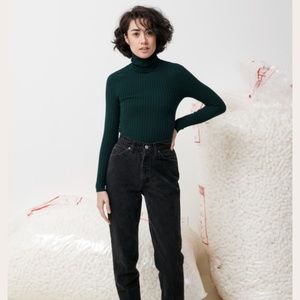 Giu Giu Nonna Turtleneck in Derby Green